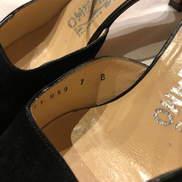 Ferragamo Women’s, Size 7, EUC, Black - Picture 4 of 7